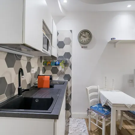 Cozy In Trastevere With Patio - Ac Apartment